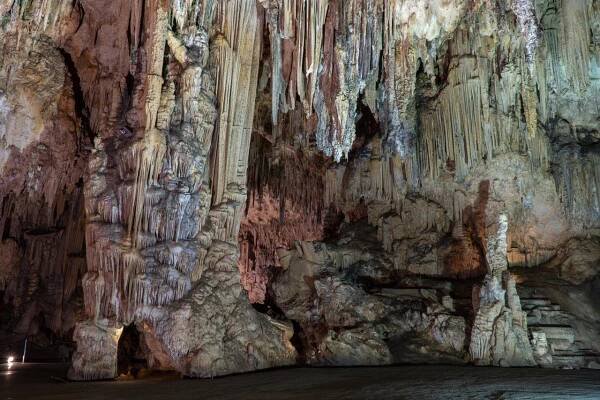Nerja: Vstupenka do jeskyní Nerja s audioprůvodcem