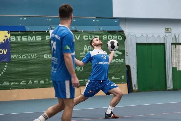 Kam za sportem? TOP házená i nohejbal v akci, kdo hraje fotbalovou přípravu