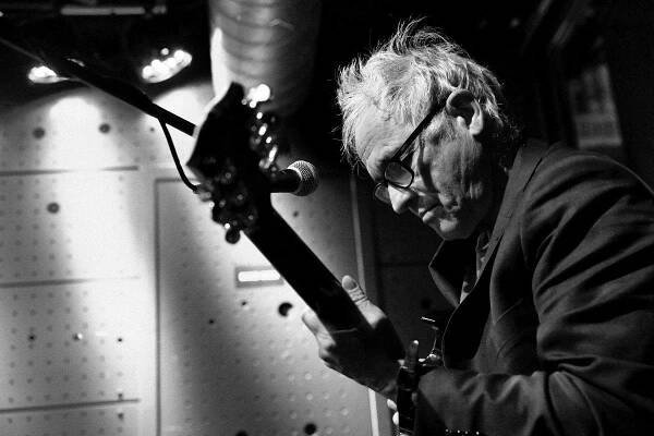 Marc Ribot kouzlil v Jazz Docku, doprovázela ho kapela Ceramic Dog