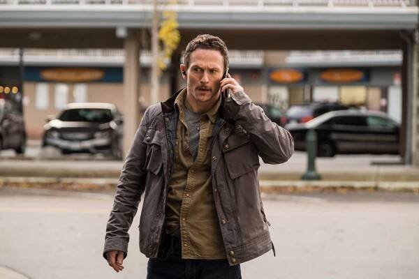 Debris - You Are Not Alone - Z filmu - Jonathan Tucker