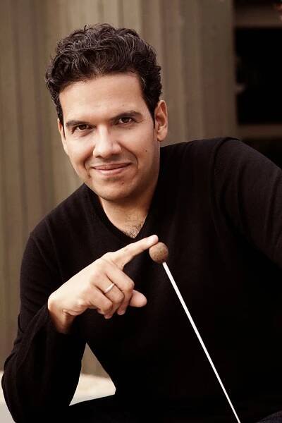 Diego Garcia | Conductor | Photos