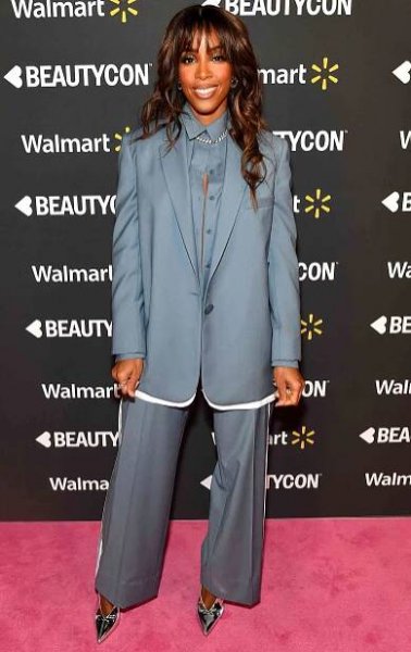 Kelly Rowland attends Beautycon Los Angeles 2023