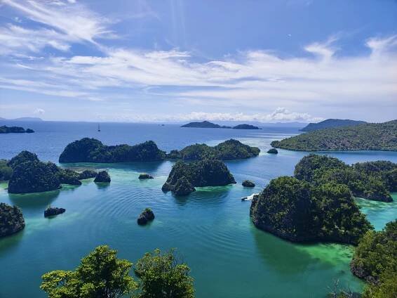RAJA AMPAT: Uprostřed korálového trojúhelníku i ráje ~ Adéla odjela