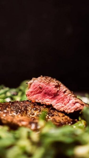 Pochoutka s kostí: Co je T-bone steak?