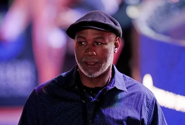 ‘Better to wait until he retires’: Lennox Lewis advises Moses Itauma to avoid Oleksandr Usyk