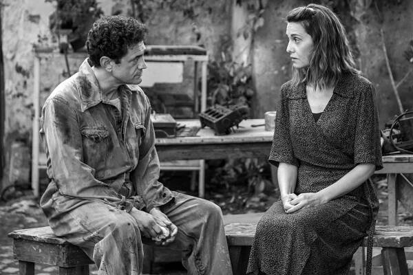 Vinicio Marchioni, Paola Cortellesi - There's Still Tomorrow - Z filmu