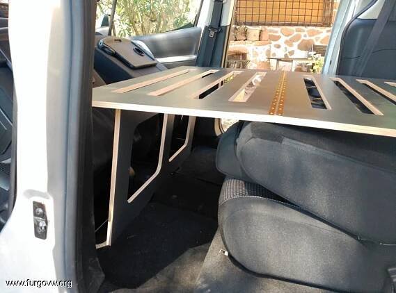 Peugeot Partner Tepee Outdoor | Interior de autocaravana, Interiores de caravanas, Mini furgonetas