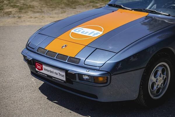 Porsche 944 | Veteráni na Truc