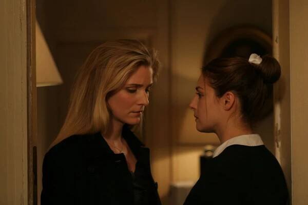 Intrusions - Z filmu - Natacha Régnier, Amira Casar