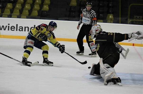 33. kolo Chance ligy: HC Baník Sokolov - HC Zubři Přerov