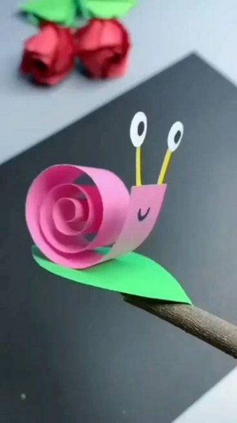 Obsahuje obrázek: Making Snail