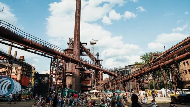 Festival, který si užije celá rodina: Colours of Ostrava láká na skvělou hudbu, zázemí i občerstvení