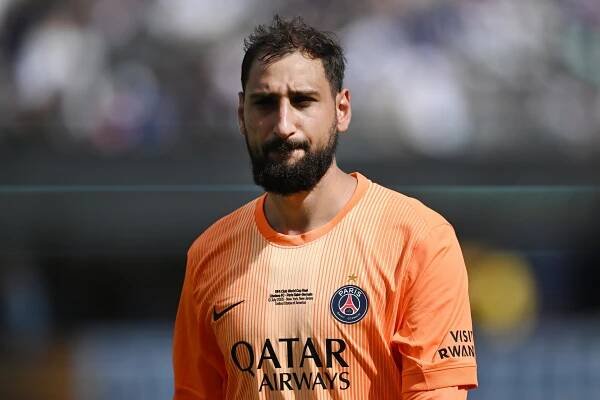 Gianluigi Donnarumma makes decision over Man Utd transfer as PSG approve sale