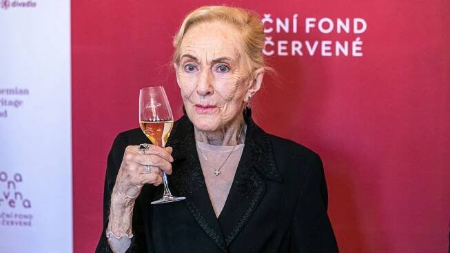 Trápení Soni Červené (†97) z Pupenda: Potratila v letadle!