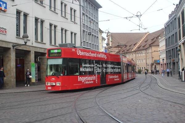 Freiburg – Straßenbahnen und Busse in Krefeld
