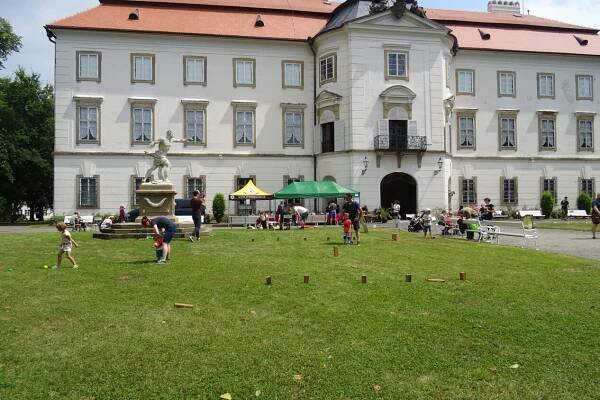 Piknikový den ve vizovické sezóně nesmí chybět - Zámek Vizovice