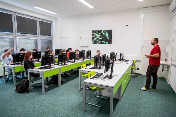 Gymnázium a Obchodní akademie, 6. listopadu 2024, Orlová-Lutyně.