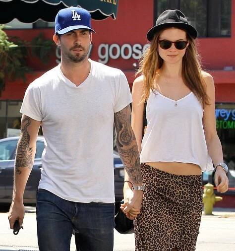 Adam Levine z Maroon 5 se zasnoubil s andílkem od Victoria's Secret Behati Prinsloo