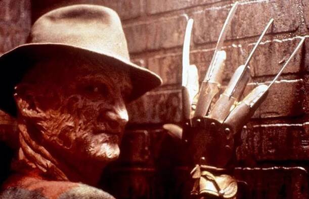 Foto k tématu Robert Englund – stránka 10