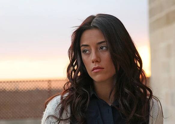 Cansu Dere Will Be Surrogate Mother