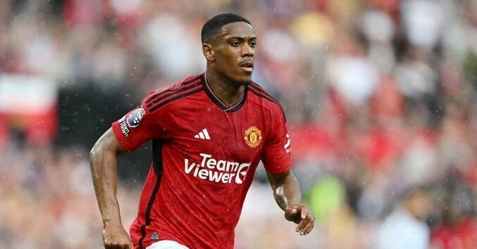 Martial po konci v Manchesteru United odchází do Řecka. Někdejší talent posiluje AEK Atény