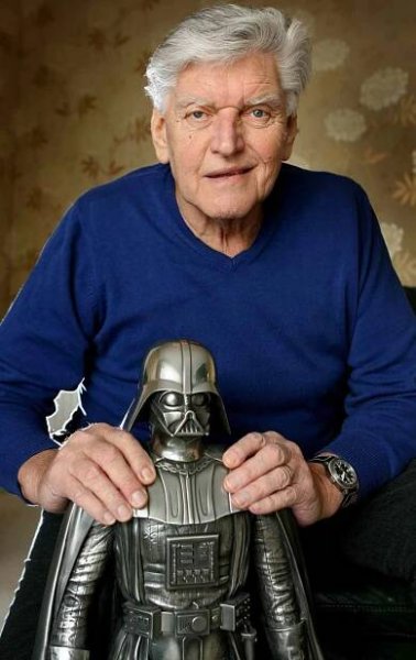 Daughter of Original Darth Vader, David Prowse, Thanks Fans for 'Incredibly Touching' Support