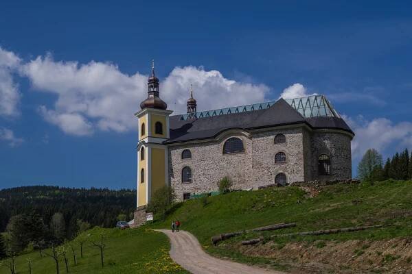 Kostel Nanebevzetí Panny Marie - Bartošovice v Orlických horách