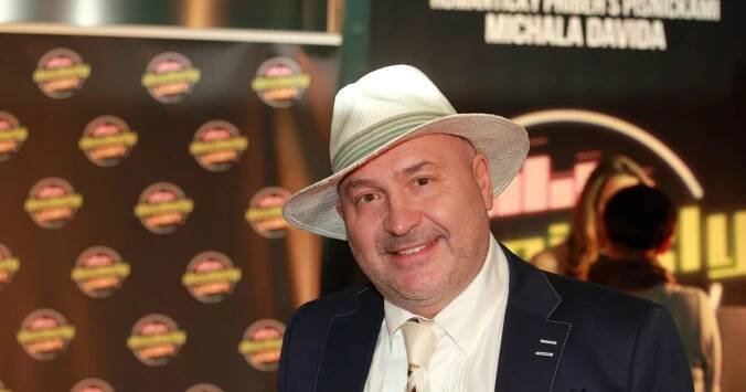 Zeman vyznamenává jen své sponzory a podporovatele, říká novinář k ocenění Michala Davida