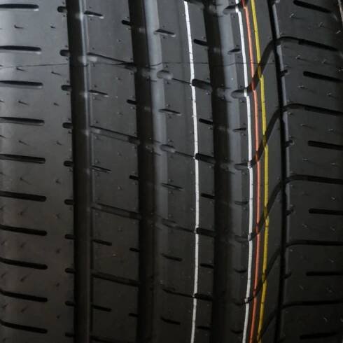 Pirelli P ZERO 245/35 R21 96Y * TL XL ROF FP