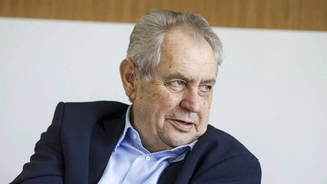 Zeman odtajnil ortel lékaře: V hlavní roli hůl na Sobotku