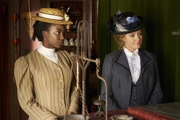 Případy detektiva Murdocha - Chiméry - Z filmu - Mouna Traoré, Helene Joy