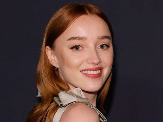 How Phoebe Dynevor Wards Off Dry Skin and Breakouts From All That TV Makeup