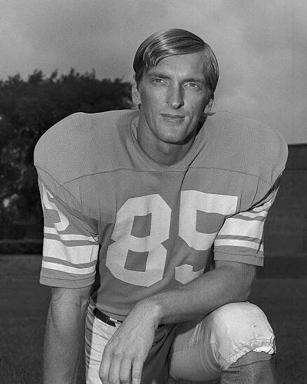 The NFL Canceled the Game for Damar Hamlin. It Didn’t After Chuck Hughes Died on the Field in 1971