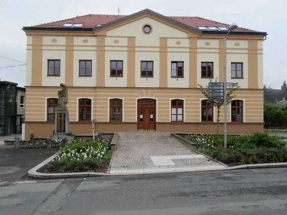 Mirošov má novou radnici! Rekonstrukce vyšla na téměř 30 milionů korun - FOTKY - QAP.cz