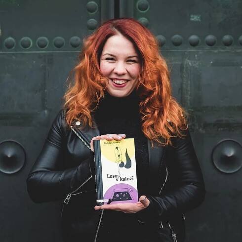 Autorka podcastu Příběh, který se opravdu stal prý bagatelizuje historii a kopíruje. Ona se ale brání
