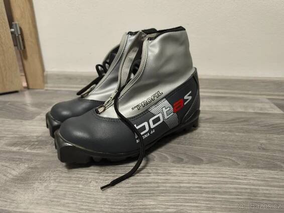 Běžecké boty Botas Magna 44. - Jindřichův Hradec
