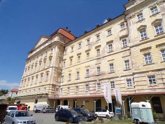 Photos - Parkoviště Premonstrátský klášter - Znojmo - 12.05.2025
