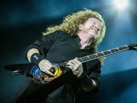 Dave Mustaine performing with Megadeth