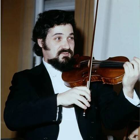 Pinchas Zukerman violinist