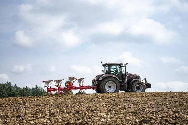 SERVO 3000 Středně těžké nesené otočné pluhy | PÖTTINGER Česká republika