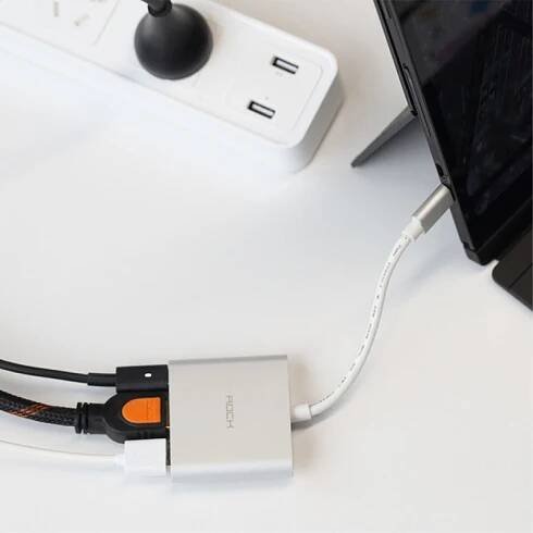 ROCK hliníkový rozbočovač / hub / rozdvojka z USB-C na porty HDMI + USB 3.0 + USB-C pro MacBook