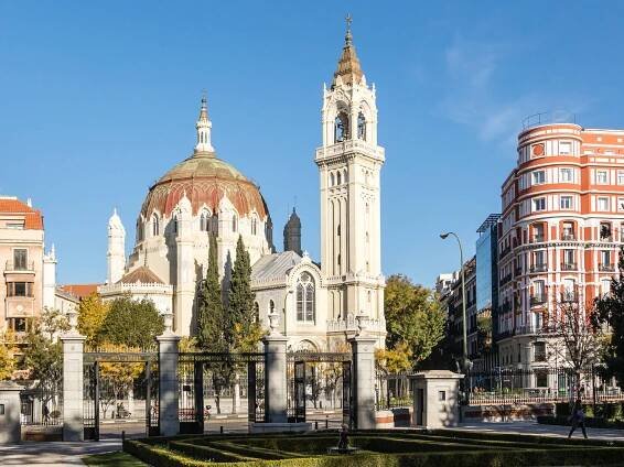 Iglesia de San Manuel y San Benito