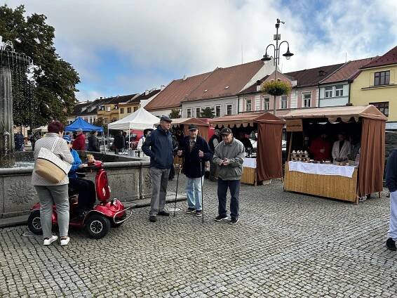 V Sušici v sobotu vrcholily farmářské trhy, k mání bylo ovoce, víno i džemy