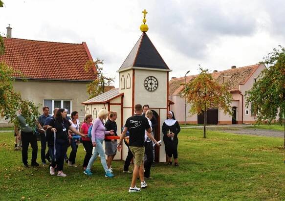 Vesnice roku 2025 - návštěva hodnotící komise celostátního kola - Oficiální stránky obce Obec Radovesice