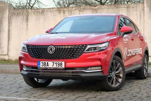 Rozpačitá čínská zteč. Crossover Dongfeng Fengon 5 zklamal jinde, než jsme čekali