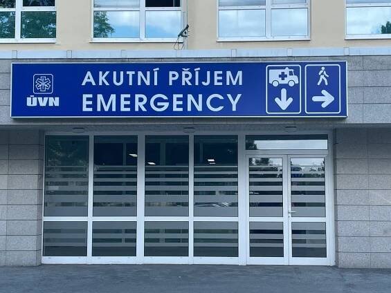 Drama ve vojenské nemocnici: Žena vytáhla pistoli a ohrožovala sama sebe!