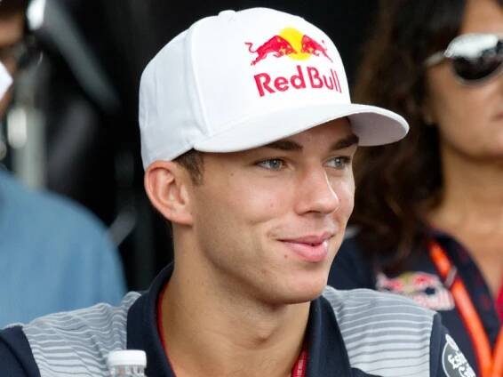 Soubor:Pierre Gasly 2017 Malaysia (cropped).jpg