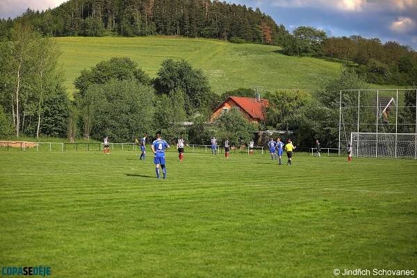Fotbal Neznašovy a Vrhaveč