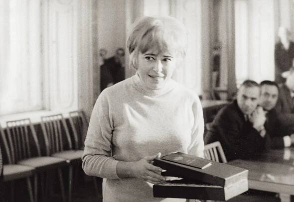 Šedá eminence českého filmu a divadla. Osudové ženy: Ester Krumbachová | Dvojka