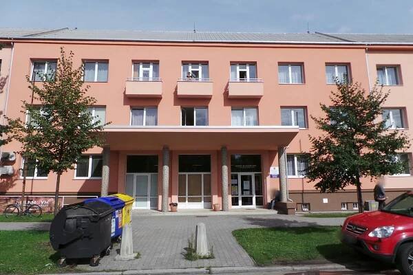 Střední průmyslová škola, Obchodní akademie a Jazyková škola s právem státní jazykové zkoušky, Frýdek-Místek - domov mládeže foto 1
